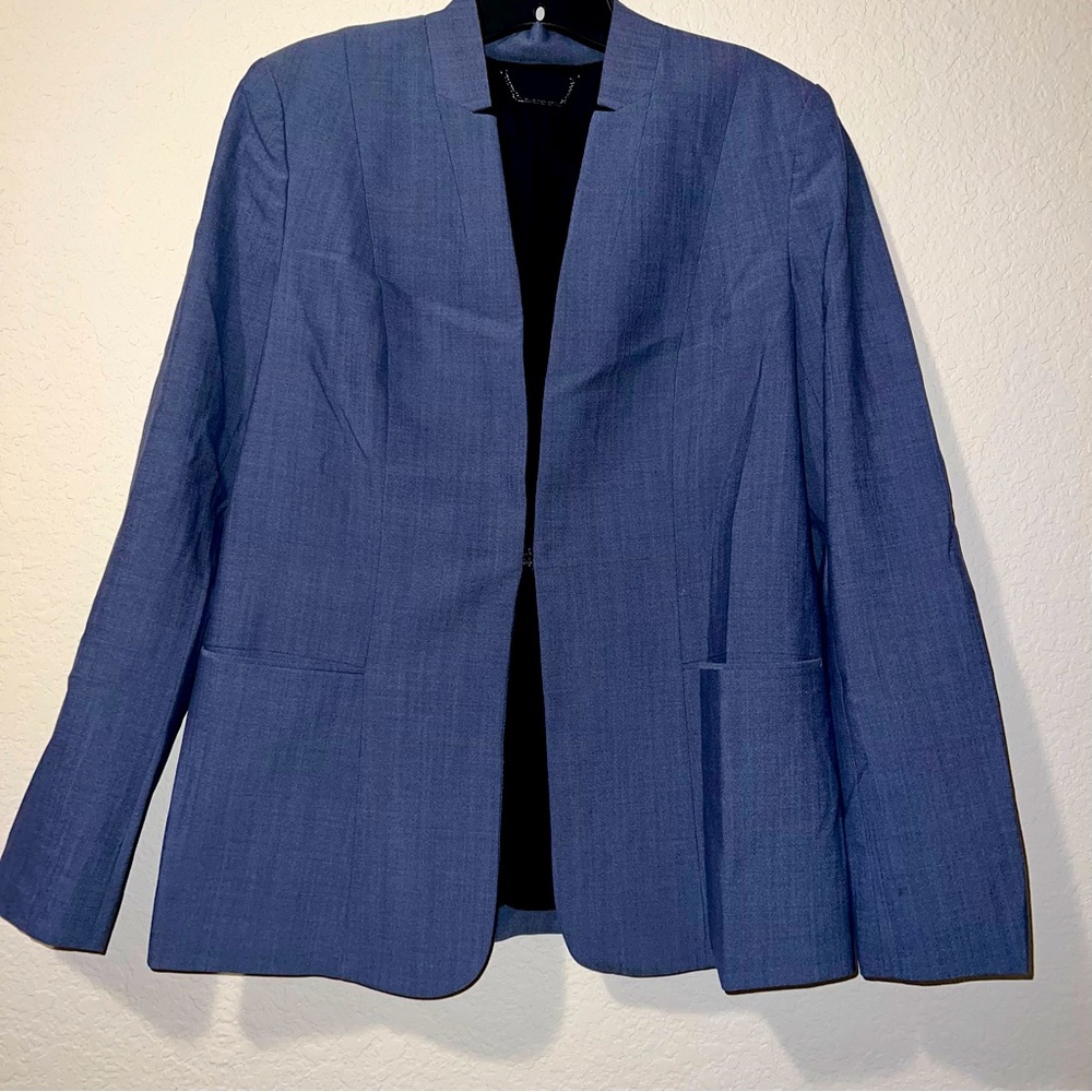 Elie Tahari blue blazer